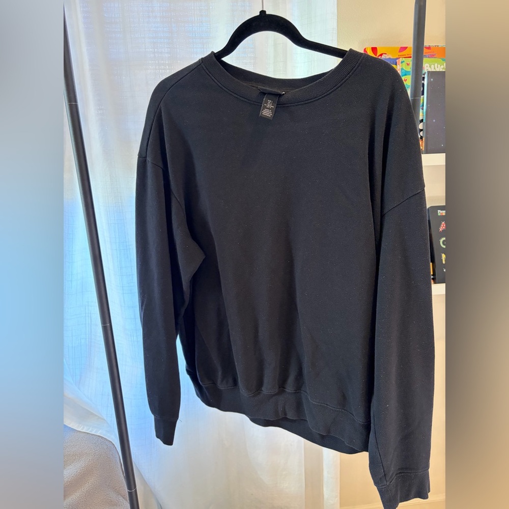 H&M Men's Black Crewneck Sweater